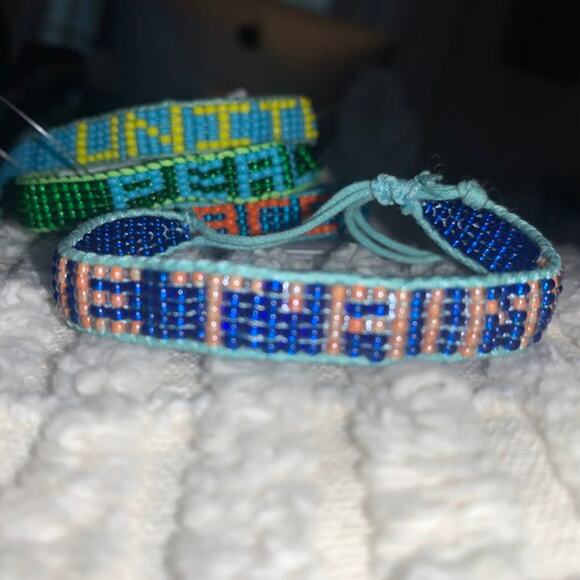 SET OF 4 NEW KENYAN MASAI BEADED BRACELETS - Picture 6 of 6